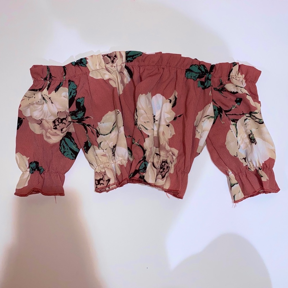Cute pink floral summer off the shoulder crop top